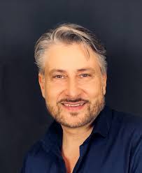 Alexander Dannenberg's Instagram, Twitter & Facebook