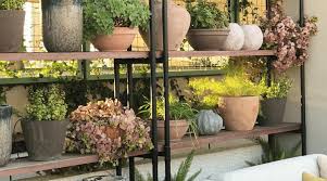 I didn't want to plant directly on the field, or even create a raised bed. 15 Of The Easiest And Best Looking Diy Plant Stand Tutorials