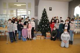 Dans la plupart des écoles steiner à travers le monde, le marché de noël est un moment traditionnel de fête. Verneuil Marche De Noel Virtuel Et Cadeaux Solidaires A L Ecole Elementaire Le Reveil Normand