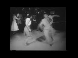 Which smooth, virtuosic dance style was developed in the late 1920s at the savoy ballroom in new york city? History Resources Ilindy Lindy Hop