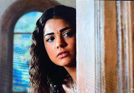 Who mailed Del's letter to Kat in the TV show Fall The Way Home?