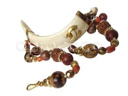 4.4 out of 5 stars 3. Aprococo Chanel Vintage Horn Necklace Cc Logo Earrings Set With African Theme