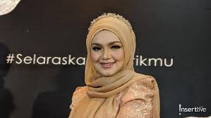 Dato' sri, atau terkadang datin sri, siti nurhaliza binti tarudin ssap, dimp, jsm, sap, pmp, aap (jawi: Siti Nurhaliza Tinggalkan Anak Demi Bisnis Produk Kecantikan