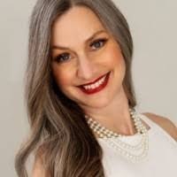 Emily Linville's Instagram, Twitter & Facebook