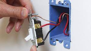 Connect the wire marked common to the black or dark colored screw. Wiring A Switch Loop Fine Homebuilding