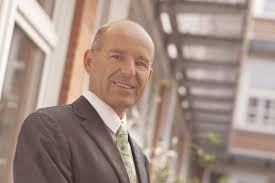 Die familie habe sich den bereits laufenden anträgen auf todeserklärung angeschlossen, sagte ein sprecher des. Tengelmann Georg Haub Will Bruder Karl Erivan Doch Nicht Fur Tot Erklaren Business Insider