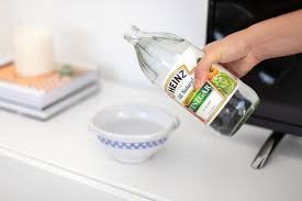 Use white vinegar to disinfect cutting boards, make stainless steel pans sparkle again, and more. 7 Smart Cleaning Hacks Using White Vinegar Apartment Therapy