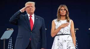 Gli stilisti che non vogliono vestire melania trump? Melania Trump L Abito Firmato Non Convince I Social Donald Lo Ha Scarabocchiato