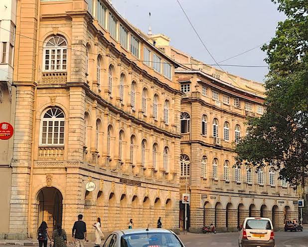 The Asiatic Society, Horniman Circle and Flora Fountain: The Heart of Mumbai's Fort Area – Travelously yours
