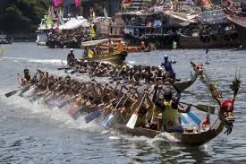 The dragon boat festival is a traditional holiday which occurs on the 5th day of the 5th month of the traditional chinese calendar. Photos Adding Oil At The Dragon Boat Festival In Taiwan Hong Kong And Mainland China Dragon Boat Festival Dragon Boat Boat