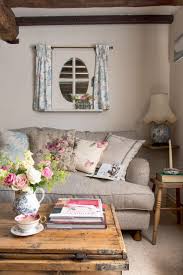 10 Cottage Style Home Ideas How To Create The Cottage Look Cottage Furniture Cottage Style Living Room Country Cottage Living Room