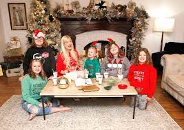 Tori spelling is detailing bullying she says her kids have faced at school, saying they have been tori spelling has had enough. Tori Spelling Dean Mcdermott Und Ihre Kinderschar Gala De