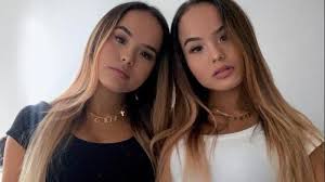 Sehingg background foto atau video tersebut akan menjadi blur. The Connell Twins Akui Jual Foto Seksi Di Onlyfans Pemasukan Hingga Rp 146 Juta Per Minggu Tribunnews Com Mobile