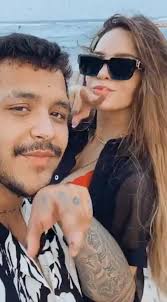 Una imagen dice más que mil palabras. Belinda Y Christian Nodal Anuncian Oficialmente Su Compromiso La Mega