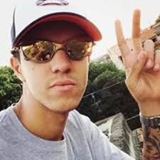 Stream Douglas Torres music