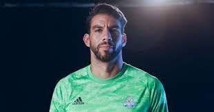 مقارنة بين أشرف بن شرقي ومحمد شريف. Ø´Ø±ÙŠÙ Ø¥ÙƒØ±Ø§Ù…Ù‰ Ù…Ø±ØªØ§Ø­ Ù†ÙØ³ÙŠØ§ ÙÙŠ Ø¨ÙŠØ±Ø§Ù…ÙŠØ¯Ø² ÙˆÙ…Ø´ Ø®Ø§ÙŠÙ Ù…Ù† Ø§Ù„Ø´Ù†Ø§ÙˆÙŠ ÙˆÙ„Ø§ Ø³Ù„ÙŠÙ…Ø§Ù† Ø§Ù„ÙŠÙˆÙ… Ø§Ù„Ø³Ø§Ø¨Ø¹