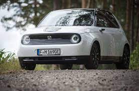 Honda laadija tagab sinu honda e`le kiire usaldusväärse laadimise, koos automaatse taastusfunktisooniga voolukatkestuse korral. Im Test Honda E Gib Mir Ein Eeeeeeeeeeeeeeeeee Oberfranken Frankenpost