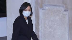 疫情指揮中心證實，台灣確定列入 covax 首波新冠疫苗配送名單中，將與其他非聯合國會員共分阿斯特捷利康 130 萬劑疫苗，預計 2 至 6 月期間到貨。 Nydjbixu05hpm