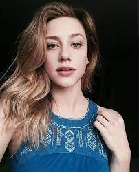 Pin By Luiza Camara Penchel On Lili Reinhart Betty Cooper Lili Reinhart Betty Cooper Riverdale