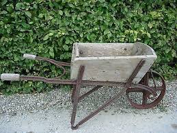 Old Antique Vintage Wooden Garden Wheelbarrow With Metal Wheel 970 Objets Anciens Objets