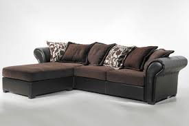 Canapé beige pour la maison. 5 Facon De Decorer Un Canape Marron Touslescanapes Com