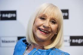 Singer, actress, and presenter, raffaella carrà has passed away at the age of 78 following an illness, longterm partner sergio japino announced. La Eterna Diva Italiana Raffaella Carra Cumple 75 Anos
