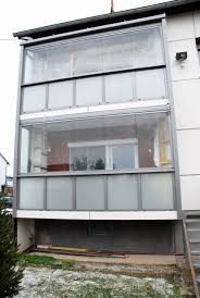 Die eine variante für den fenster sichtschutz ist die verwendung vom farbigen glas. Einzigartig 45 Fur Windschutz Balkon Plexiglas Check More At Https Www Estadoproperties Com Windschutz Balk Sichtschutz Balkon Seitlich Glasschiebetur Balkon