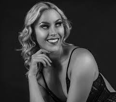 Lauren Seale's Instagram, Twitter & Facebook