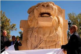 اطلس نيوز بالصور شاهد اصنام قريش التي ذكرها القران Lion Sculpture Statue Landmarks