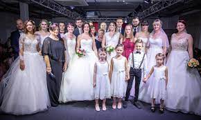 Schließt in 3 h 11 min. Bilder Unserer Preview Brautmodenschau Murk Das Bekleidungshaus Fur Die Ganze Familie