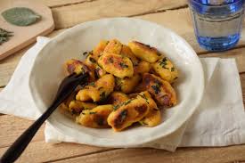 Delicieux Et Healthy On Craque Pour Ces Gnudi Au Butternut Genre De Gnocchi A Base De Ricotta Et Leur Beurre Noyer Cendre Cuisson Des Aliments Idee Recette