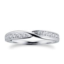 Shop now or or mix and match five wedding bands to try on at home. Wedding Rings Gold Platinum Silver Wedding Bands For Women Men Uk Goldsmiths