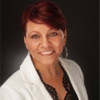 Lisa Higdon's Instagram, Twitter & Facebook