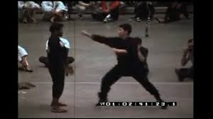 Video Bruce Lee Nin Bu Videolari Gercek Mi Nunchaku Ile Masa Tenisi Videosu Ve Gercek Dovus Goruntuleri Bruce Lee Tenis Gercekler