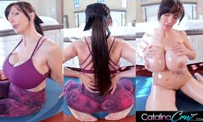 CATALINA CRUZ - Sensual Yoga