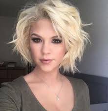 So no matter how long (or short) your hair is or what type of texture you have, you, too, can learn overall, this messy bun is the perfect style if you're transitioning to your natural hair or just want to yes, you can put your hair up in a messy bun even if it's short, i promise. Short Messy Bob With Bangs Easy Hairstyles