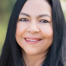 Tammy Delwarte's Instagram, Twitter & Facebook