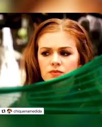 Cena do filme : Delírios de Consumo de Becky Bloom. Quem nunca se encantou  desta forma por alguma peça de roupa ? Quem nunca teve os olhos brilhando  como os da Rebeca ??