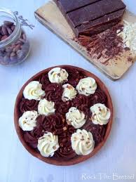 Tarte Aux Chocolats Noir Et Blanc Comme Un Bouquet De Roses Battle Food 28 Rock The Bretzel Recette Tarte Au Chocolat Tarte Au Chocolat Noir Chocolat