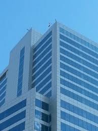 Así lo perciben al menos los usuarios de redes sociales, que luego de que una persona se suicidara dentro del recinto este martes, volvieron trending topic el #costaneracenter, como suele ocurrir cuando alguien toma la decisión de quitarse la vida en el edificio. Sachadog Na Twitterze Ahora Persona Se Suicida Lanzandose En El Costanera Center 2do Suicidio De La Semana En Este Edificio Http T Co Axp5szswsq