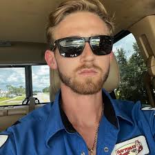 What are the pros and cons of upgrading a Can-Am 570 to an 860?