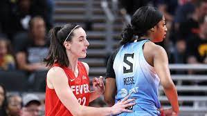 Caitlin Clark overcomes another physical game by scoring 23 points to lead  Fever past Sky