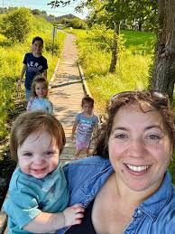 Amanda Zaborowski's Instagram, Twitter & Facebook