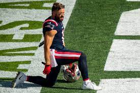 In homes now, the book brings this season's collection to life with imagery. Uloykw17izltwm