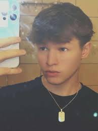 Adrian Grad (@jestfajnie05) • Threads, Say more