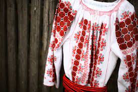 2,568 likes · 2 talking about this. Ia RomaneascÄƒ TradiÈ›ionalÄƒ De La Originea PopularÄƒ PanÄƒ Azi Invie TradiÈ›ia