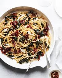 These shady planters, though, are having plenty of fun sans sun. Sun Dried Tomato And Kale Pasta With A White Wine Sauce