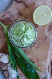 Barlauchbutter In 2020 Barlauchbutter Barlauchbutter Thermomix Knoblauchbutter