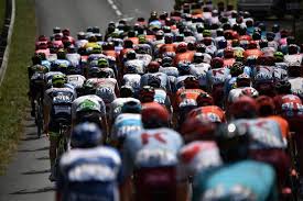 Kratší a prudší (9,9 km, 7,5 %) ze stoupání pyrenejské. Tour De France Etape 12 Toulouse Bagneres De Bigorre 209 5km Pyrenees Et Descente A L