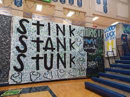 Mountain View boys basketball wins ninth straight game and finally brings  home coveted Stinky Sneaker